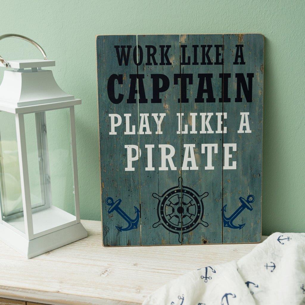 Holzschild - Play like a Pirate - 35x45 cm