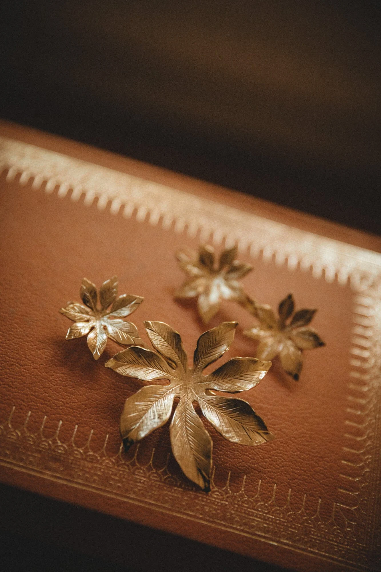 CHLORIS - Maxi barrette fleurs doré à l'or fin | Doré
