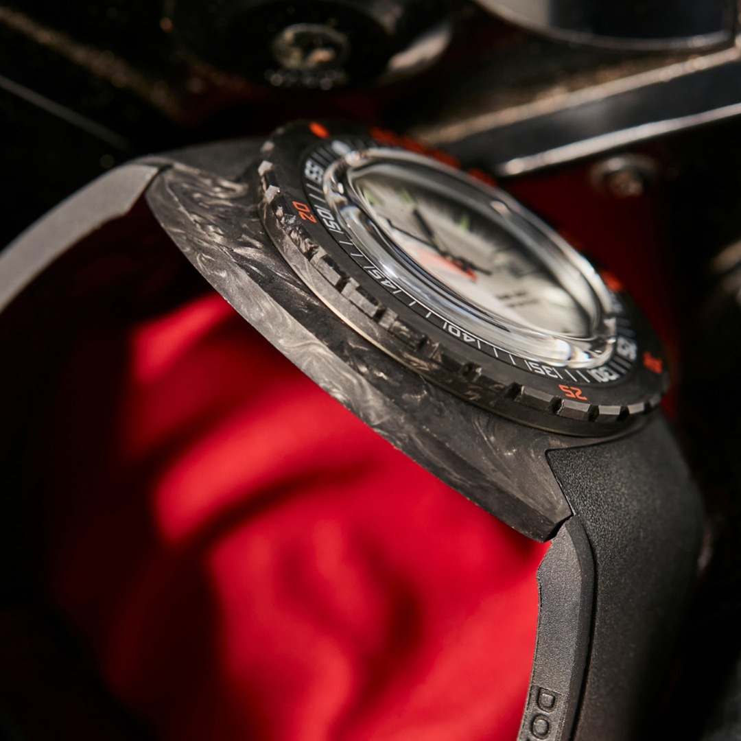 Doxa SUB 300 Carbon Searambler