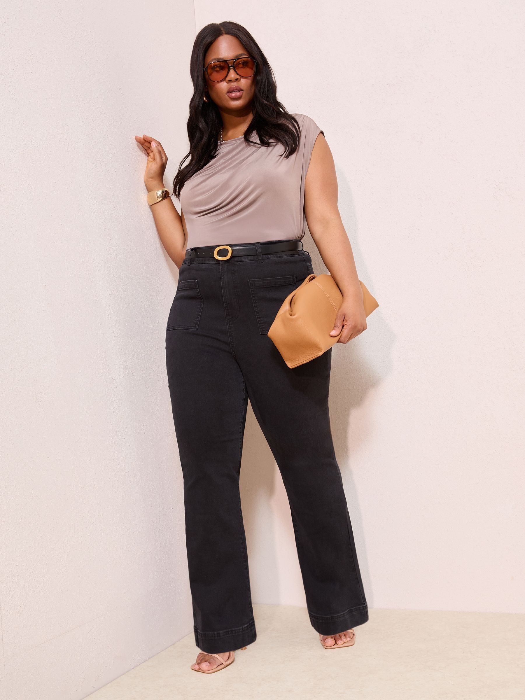 Zwart - Friends Like These jeans met zakken, hoge taille en uitlopende pijpen