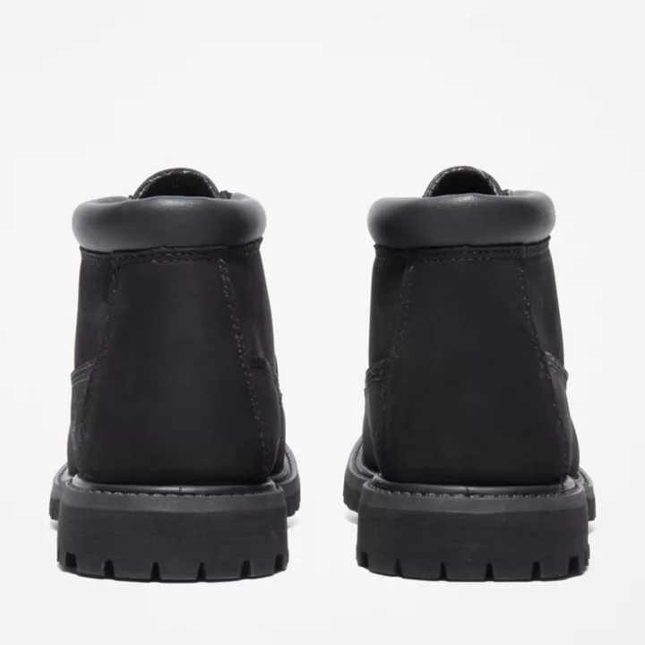 Bota Chukka impermeável e quente Nellie para mulheres, na cor preta.