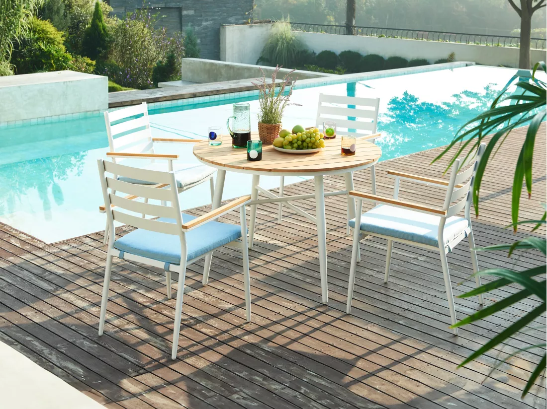 Salle à manger de jardin en bois et aluminium : une table D.110 cm et 4 fauteuils - Blanc et naturel clair - MIAMI de MYLIA