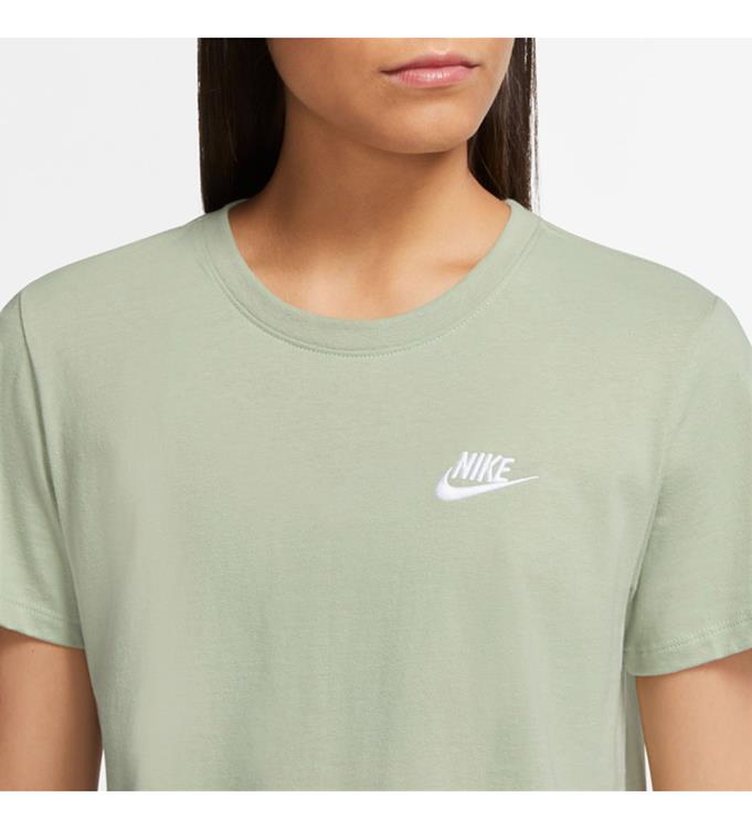 Nike Women Sportswear Club Essentials T-Shirt