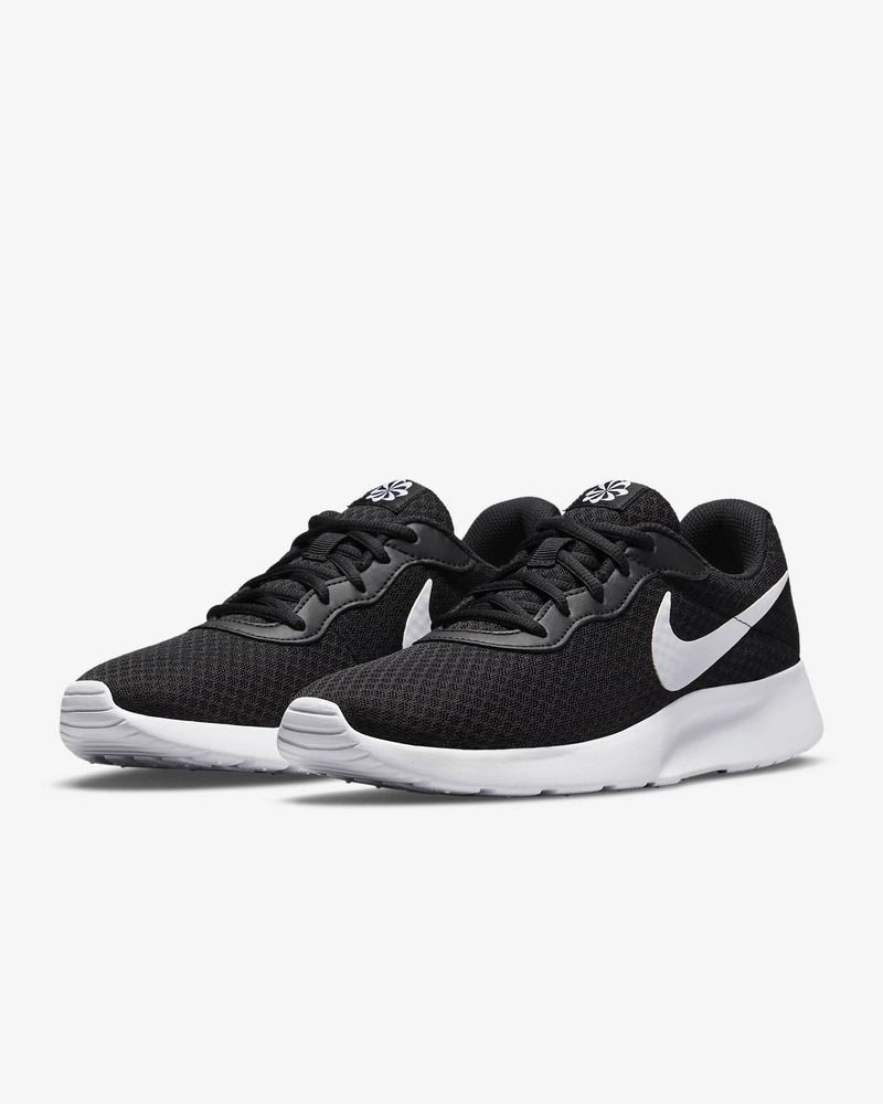 Chaussures Nike Tanjun Noir & Blanc pour femme