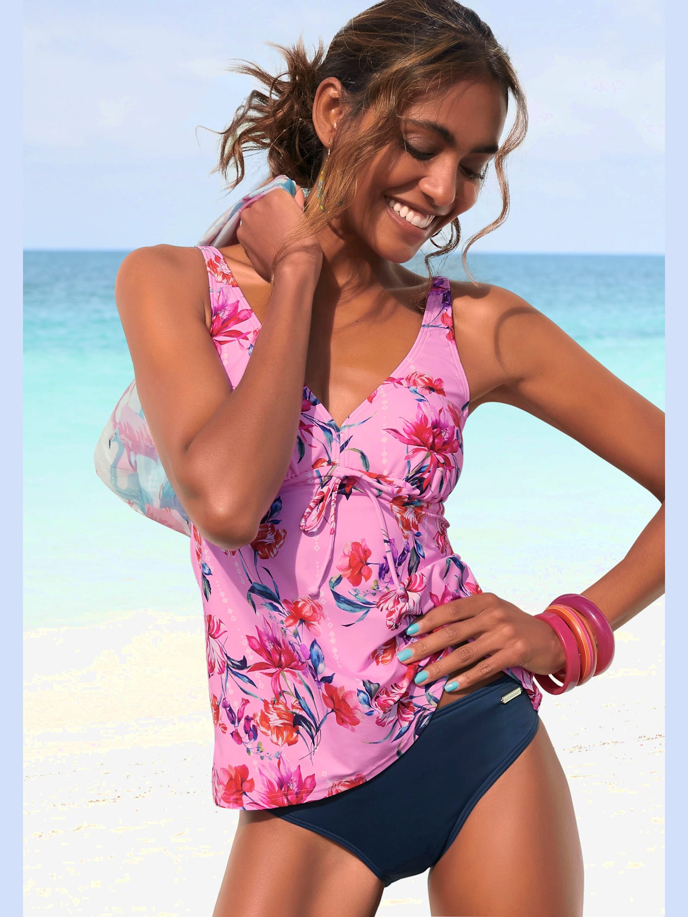 Haut de maillot de bain à armatures imprimé floral moderne