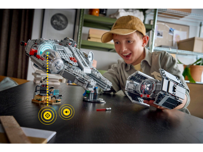 LEGO SMART Play™: Millennium Falcon™ (75426)