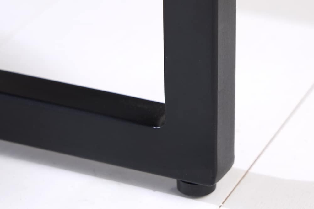 Massiver Couchtisch AMAZONAS 110cm Mangoholz Metall schwarz Baumkante Honey Finish