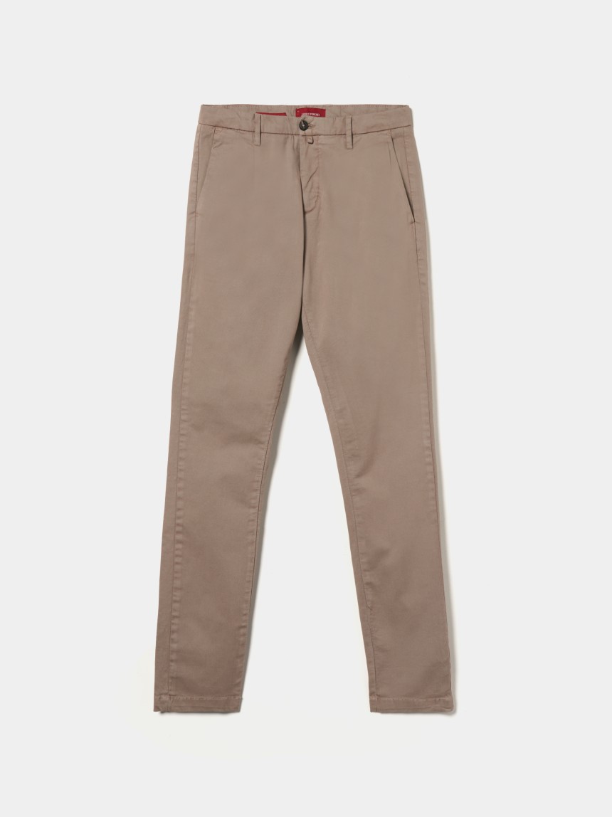 Calças chino regular fit com pregas