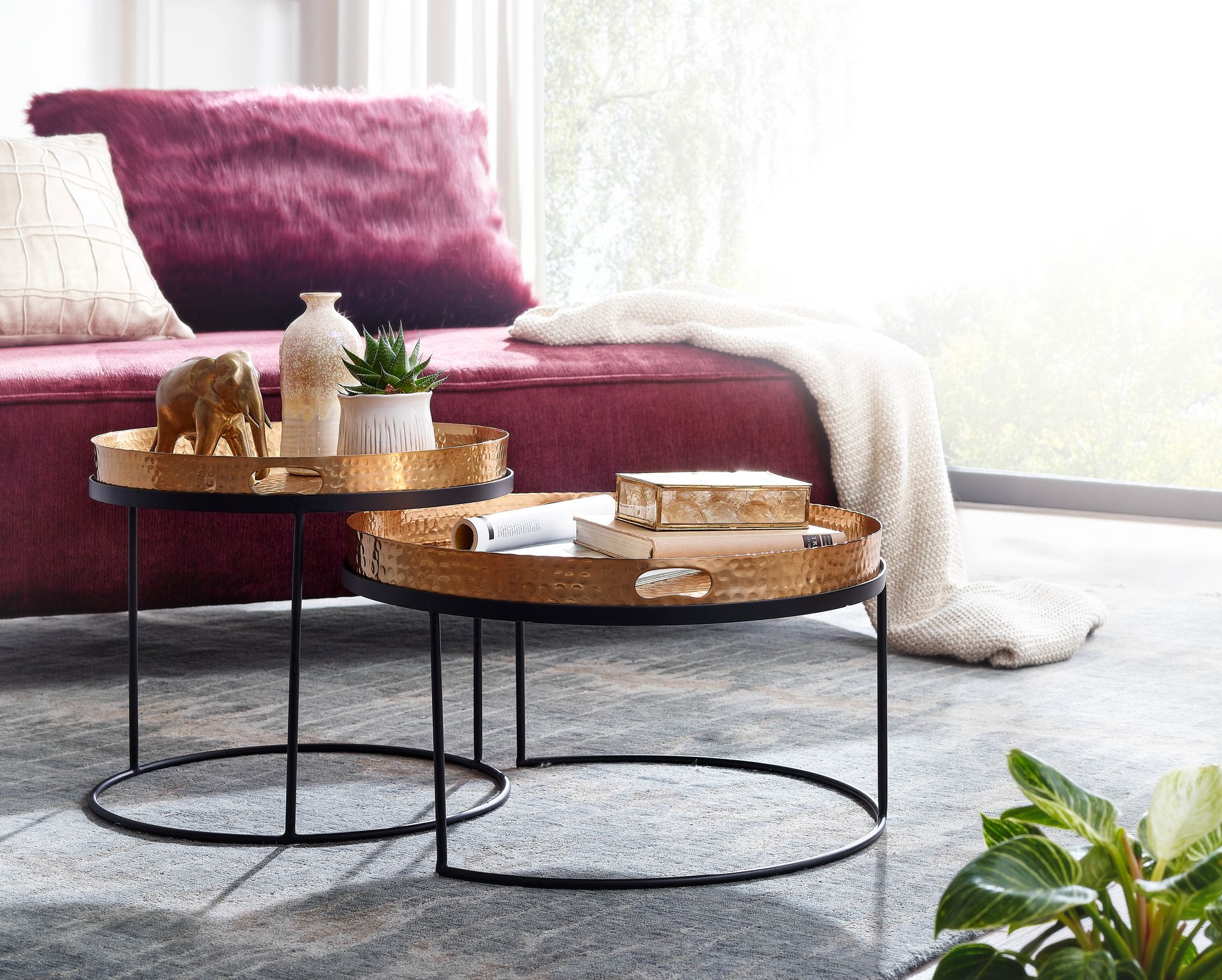 KADIMA DESIGN Modernes Hammerschlag-Couchtisch Set in Gold/Schwarz, Stabile Aluminiumkonstruktion, 2er Pack
