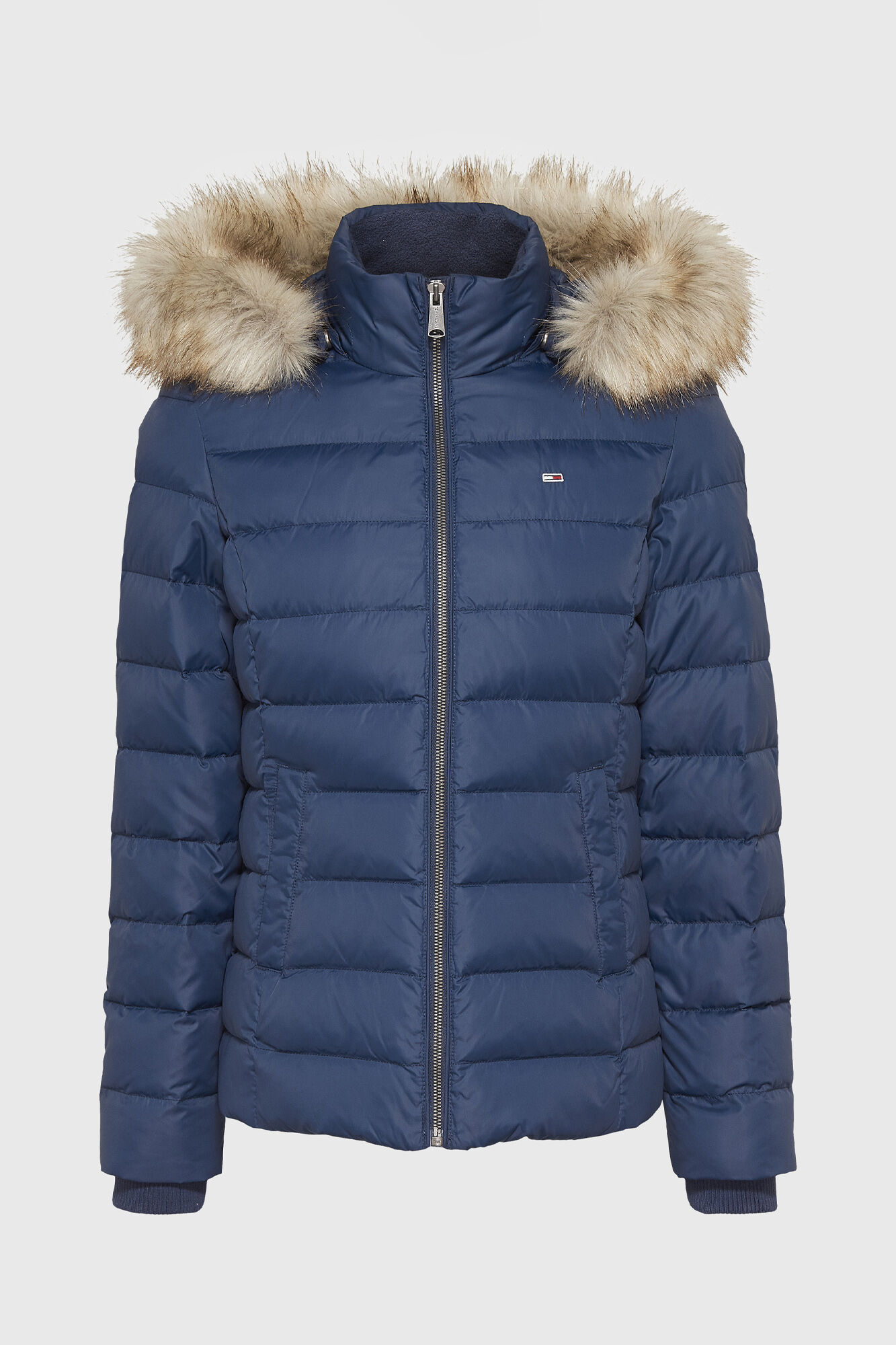 Jaqueta feminina Tommy Jeans com capuz e enchimento de plumas.