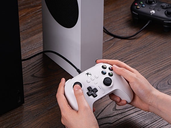 8BitDo Ultimate Wired Controller for Xbox Hall Ed/ White