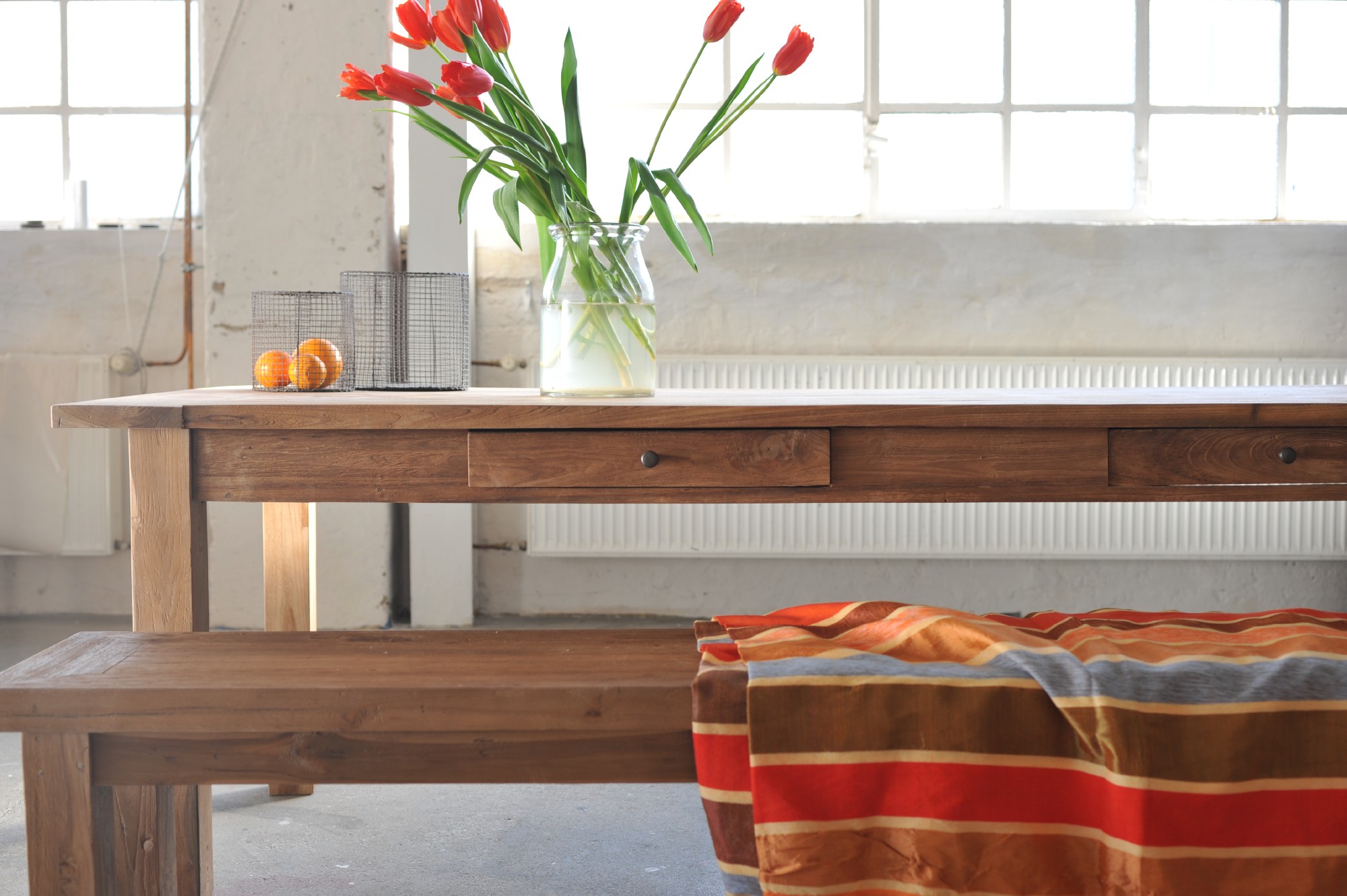 Holzbank aus recyceltem 'Teak', natur, L 140 cm, B 35 cm, H 47 cm von fischer's lagerhaus