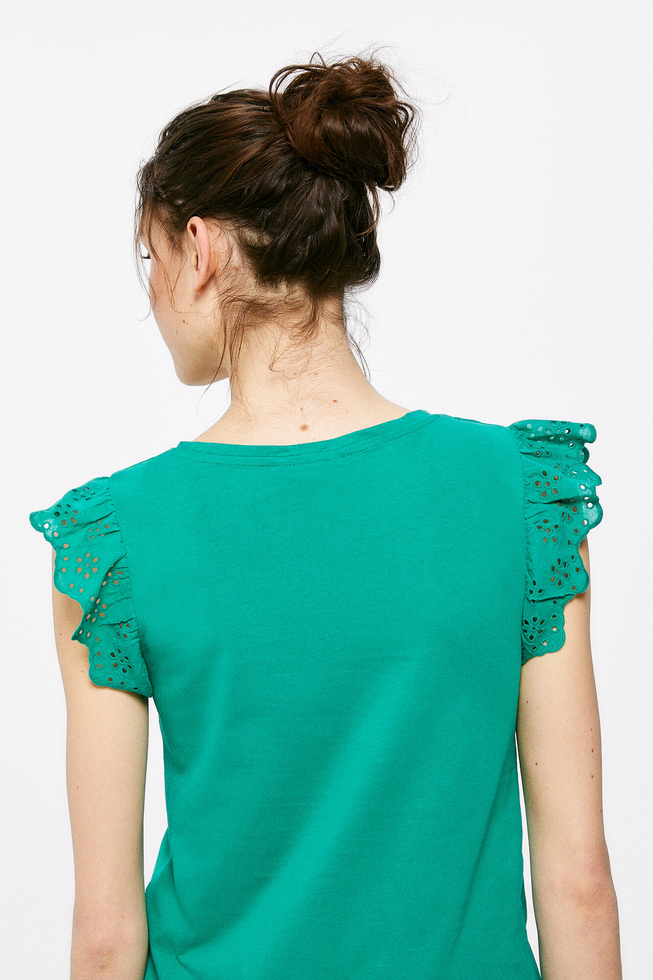 Camiseta com babados e bordado suíço - Garrafa
