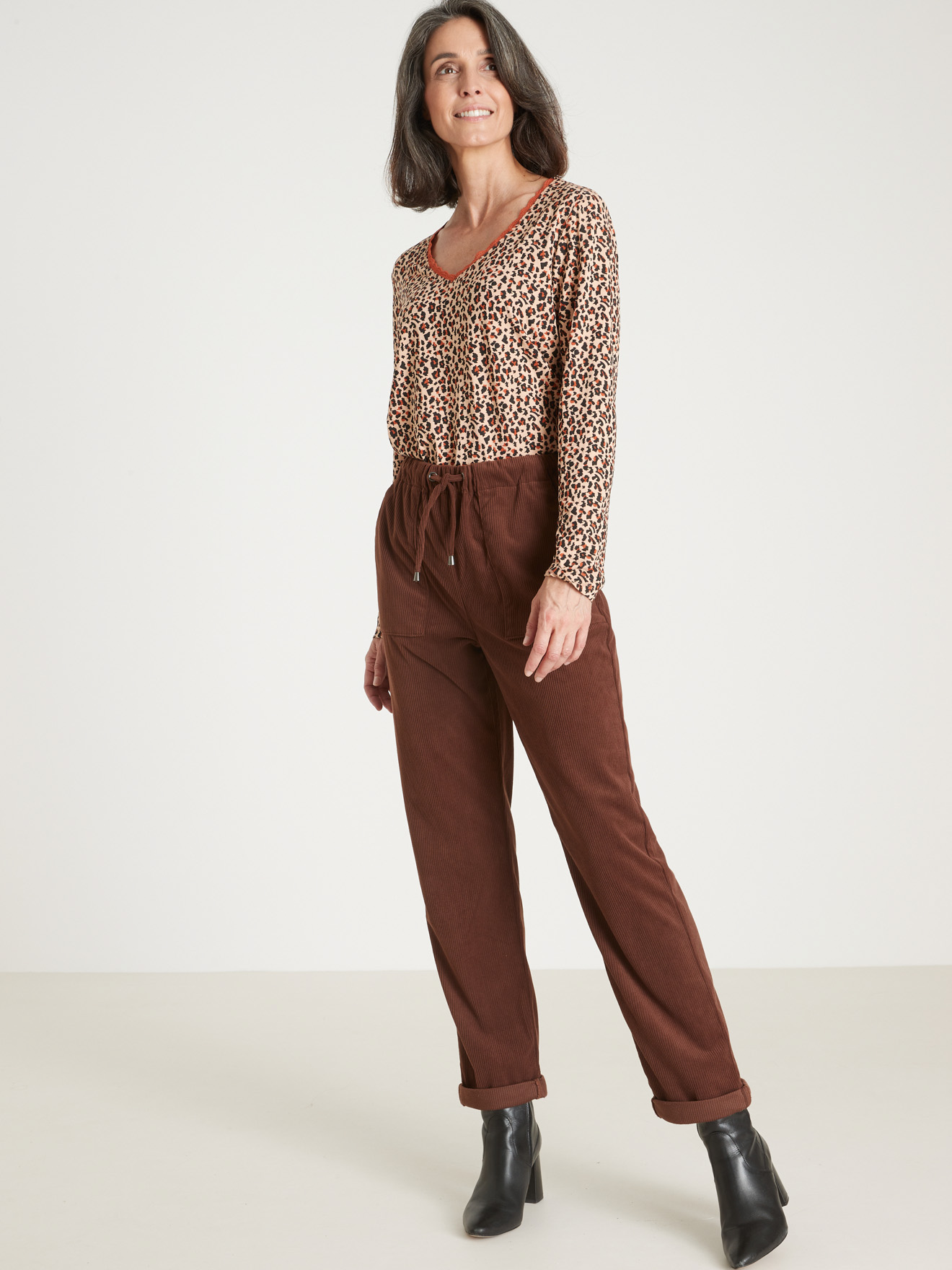 Pantalon élastique en velours côtelé