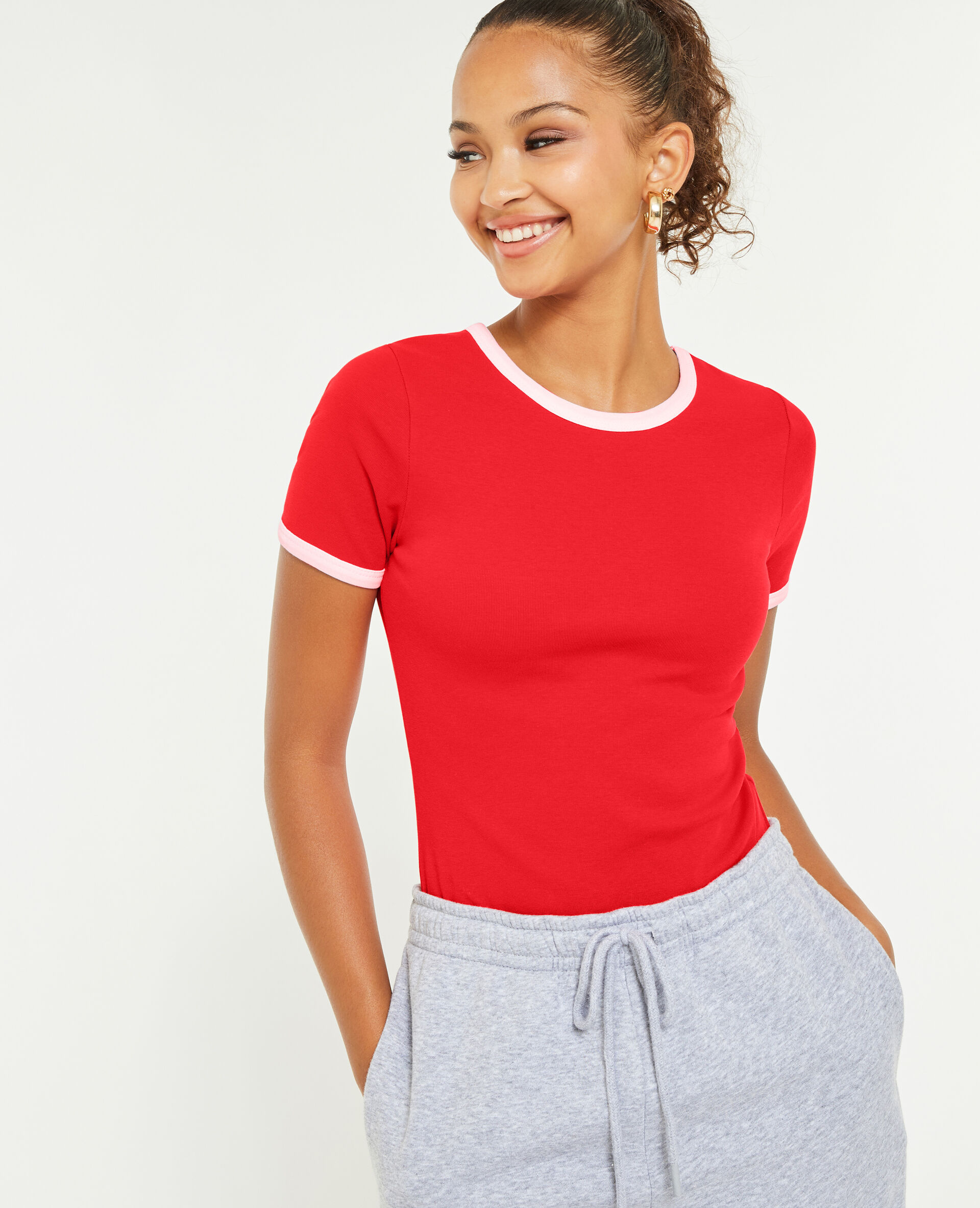 T-shirt manches courtes avec bords contrastés - Rouge