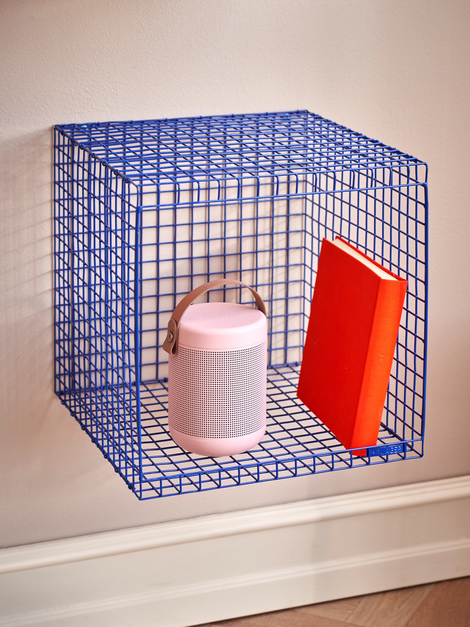 WIRE CUBIC Kube | Metal. 38,5 x 39 x 38,5 cm. | Navy | Kalager Design