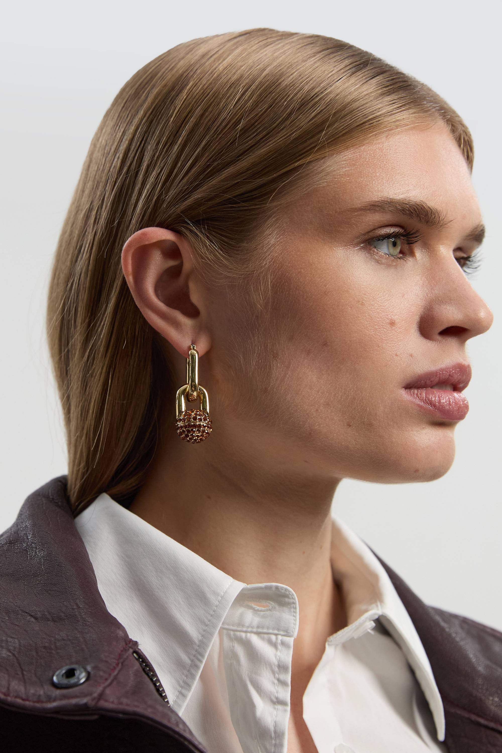 KarenMillen Boucles d'Oreilles Pendantes à Maillons avec Détails Diamantés