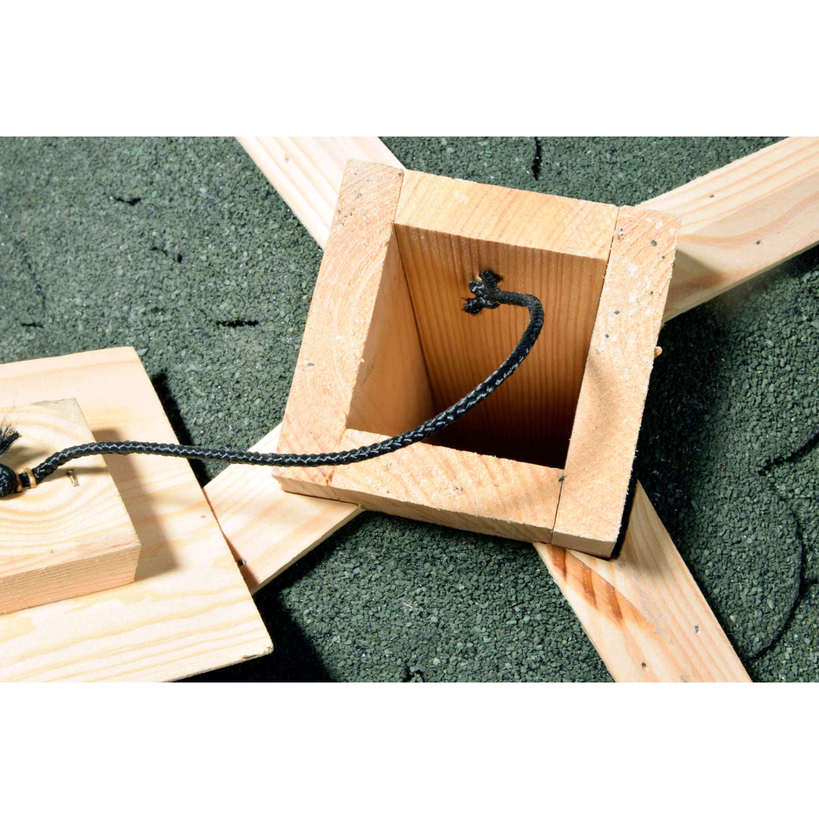 Dobar Vogelhaus aus Holz viereckig
