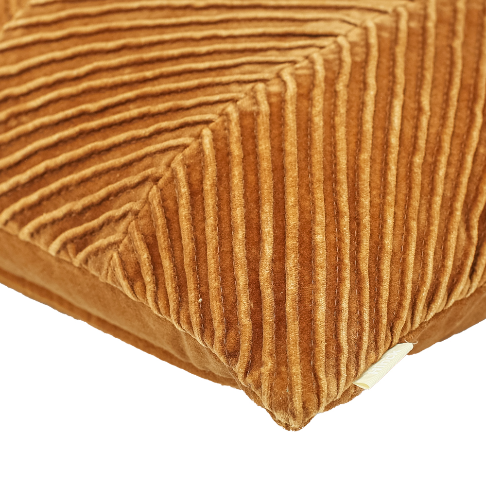 Sierkussen velours Tucked allover gold 35x50 cm