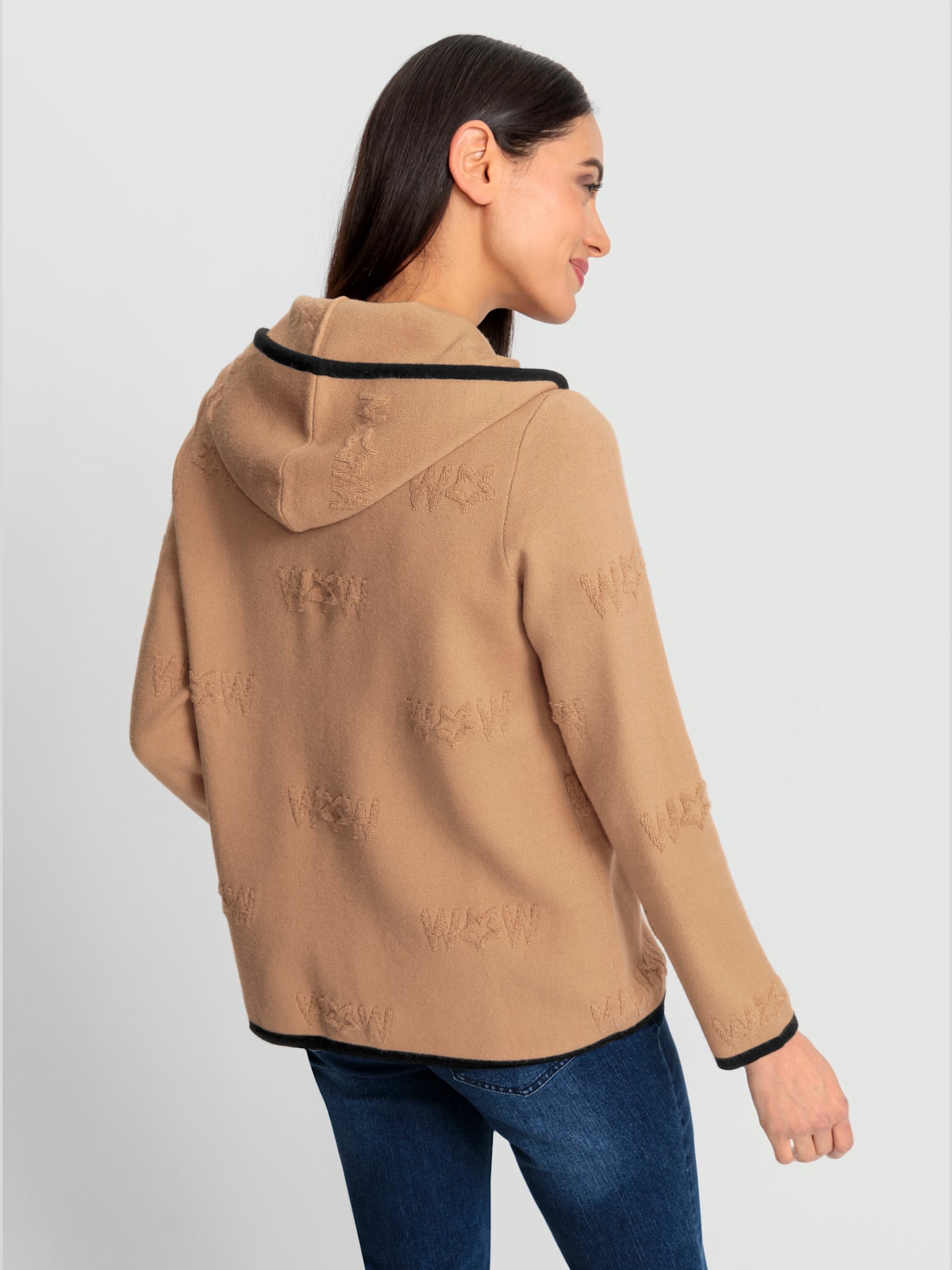 Veste en tricot jolie structure tricot