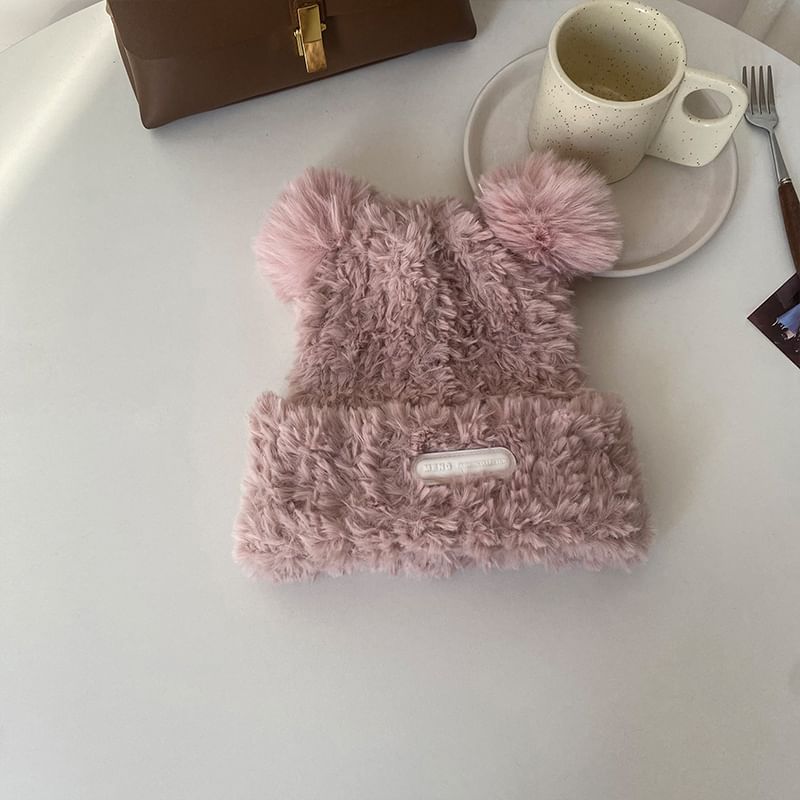 Alpha Kiss - Zachte gebreide beanie met berenoor