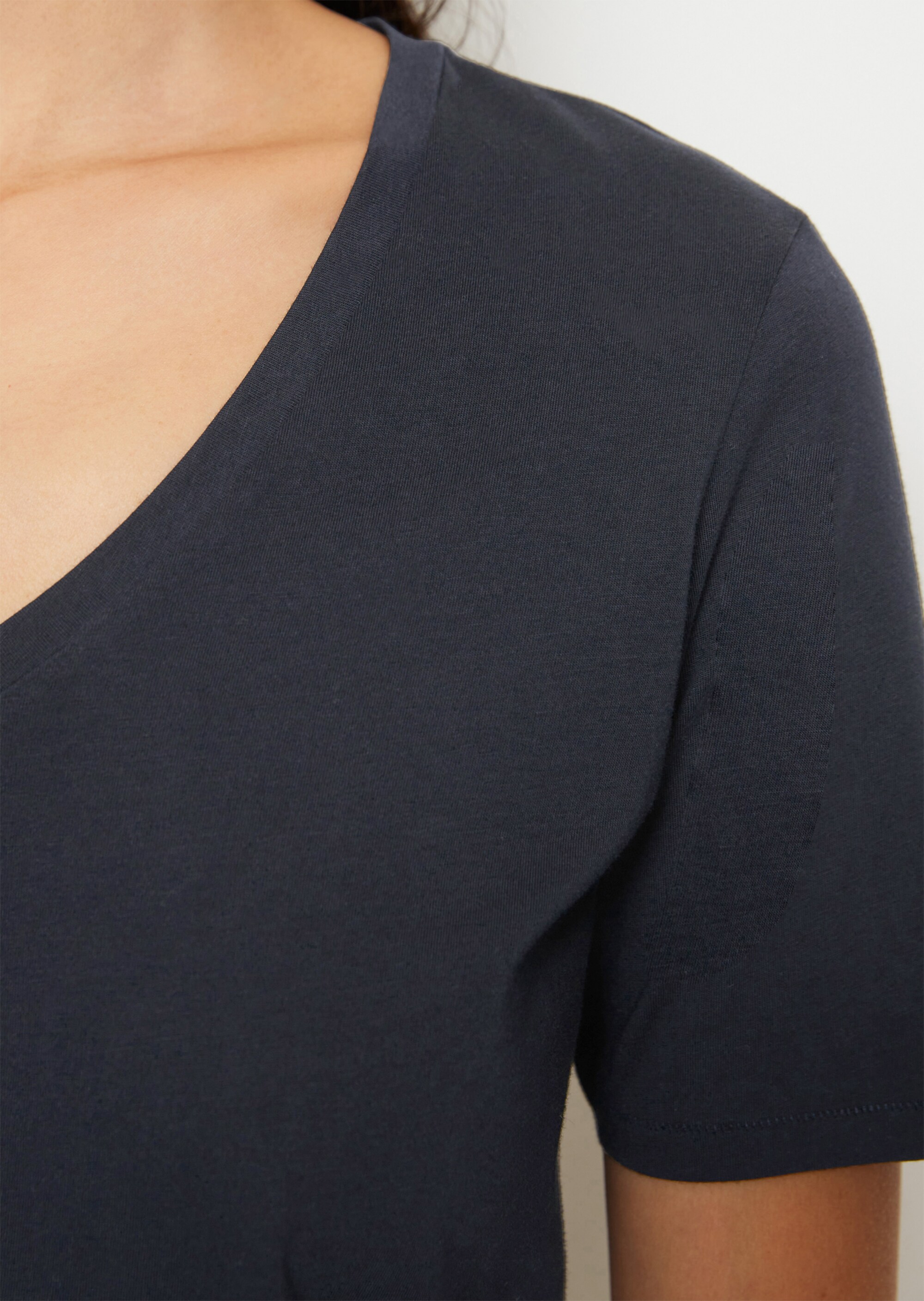 V-Neck-T-Shirt regular aus Organic Cotton