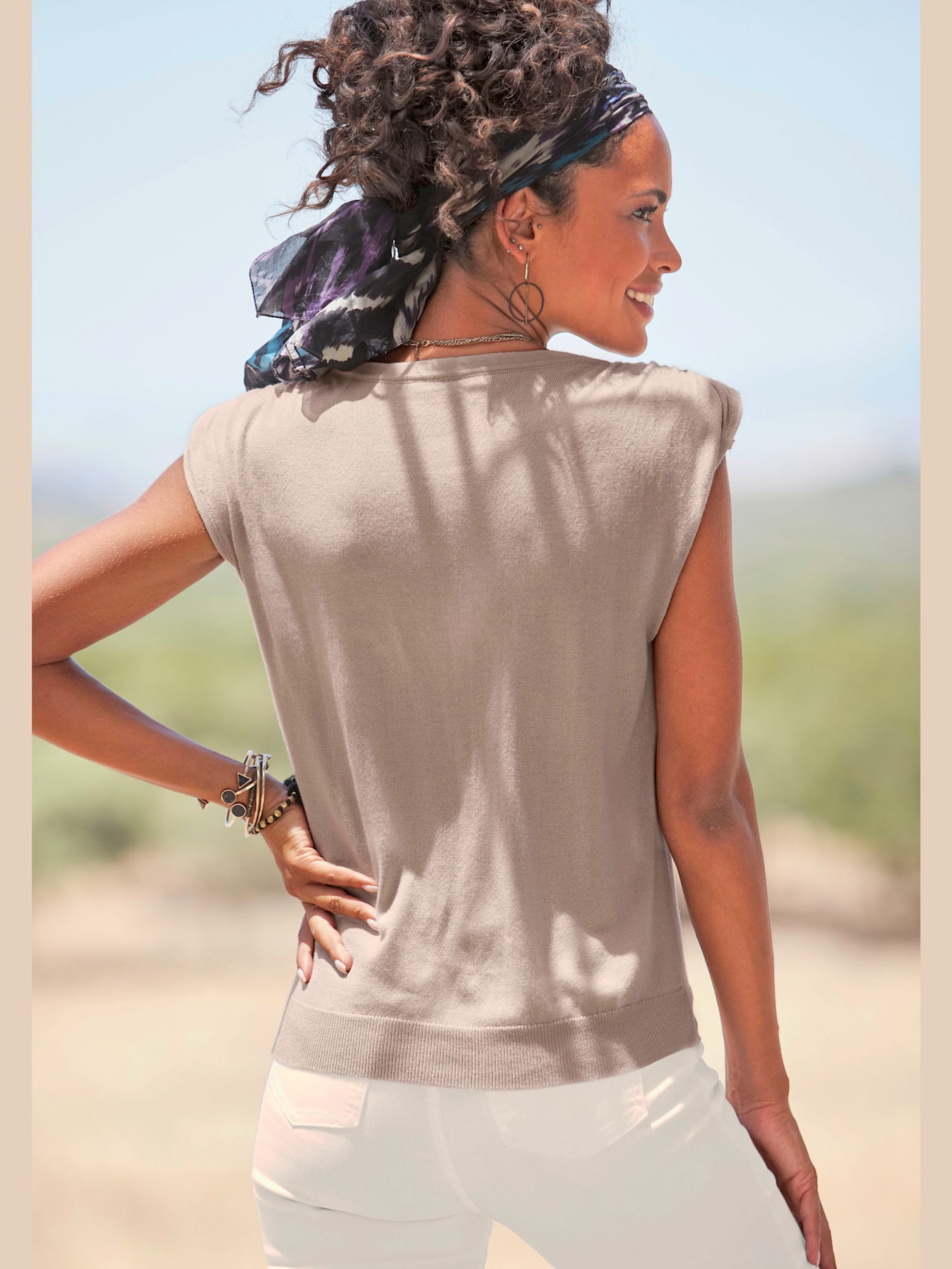 Pull à manches courtes fronces tendance aux épaules