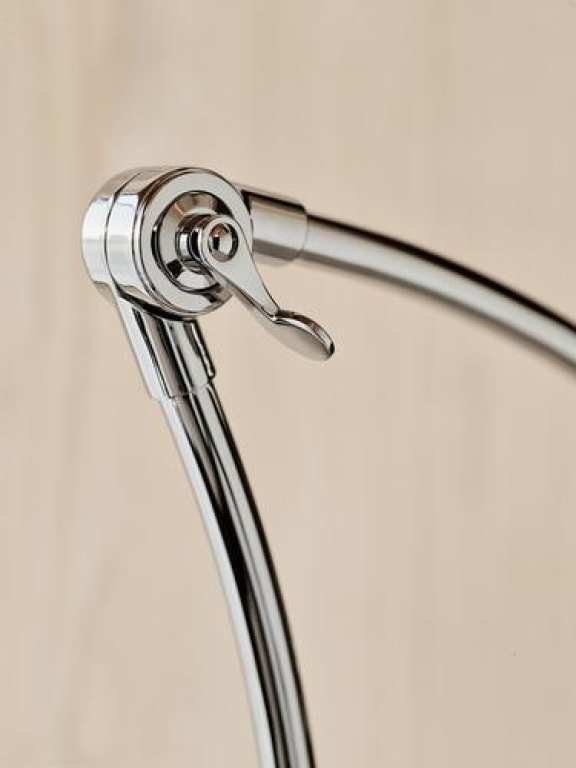 Fritz Hansen Kaiser Idell wandlamp wit/chrome
