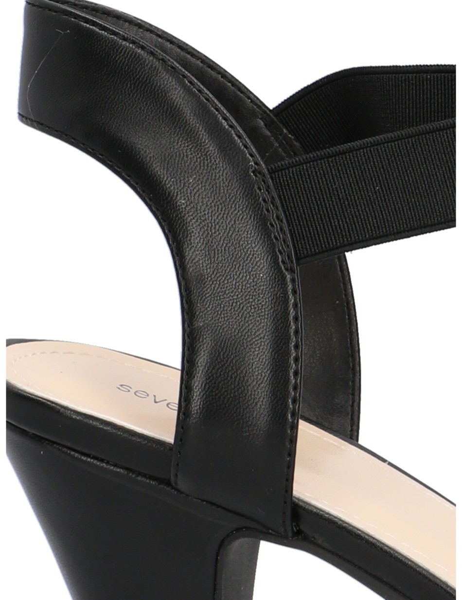 Klassische Sandalen