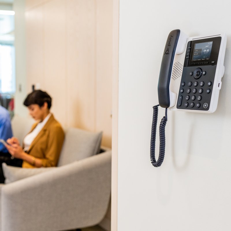 HP Poly Téléphone IP Poly Edge E100 compatible PoE