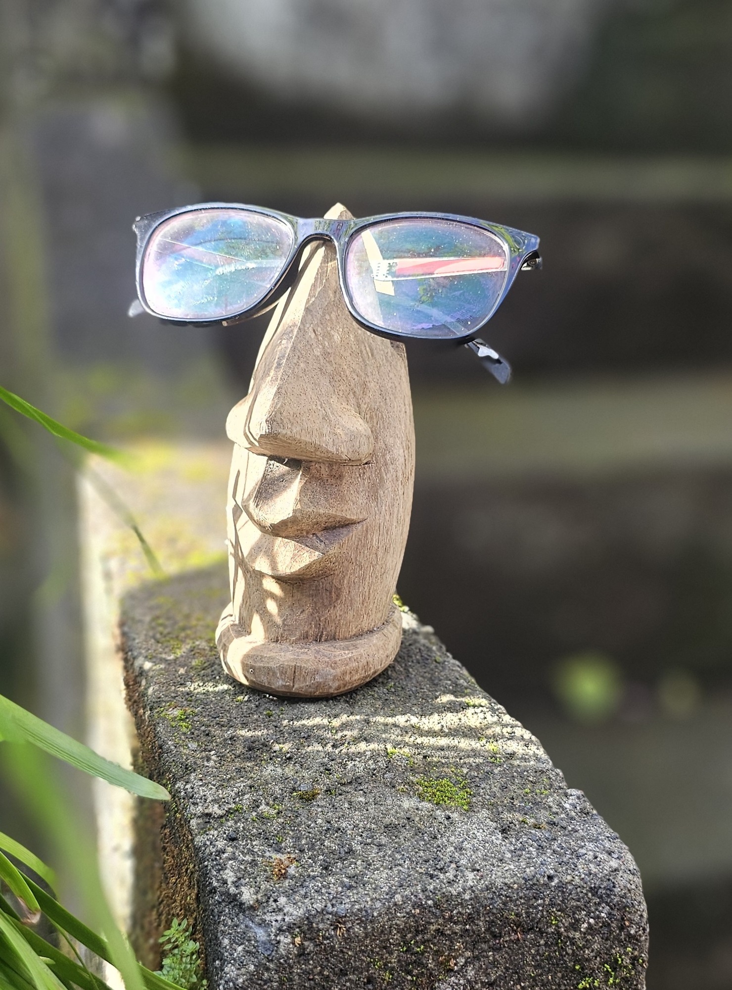 Brillenhalter 'Holzgesicht', natur, H 15 cm, B 7 cm, T 10 cm von fischer's lagerhaus