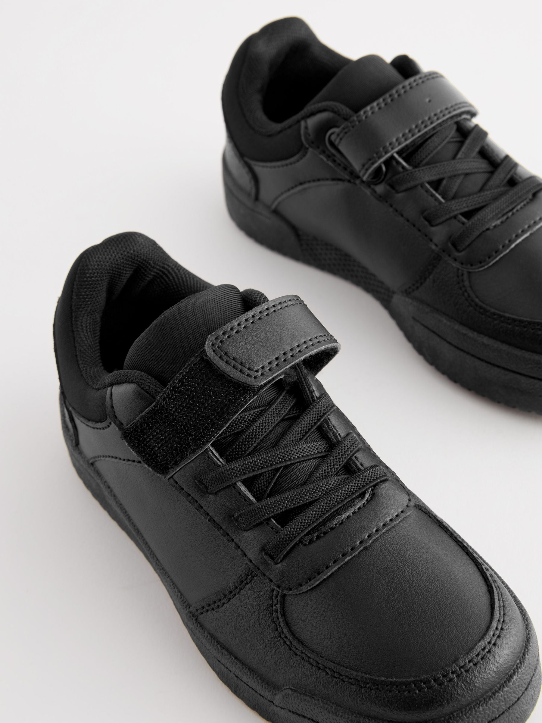 Zwart - Elastische vetersneakers voor school met 1 bandje