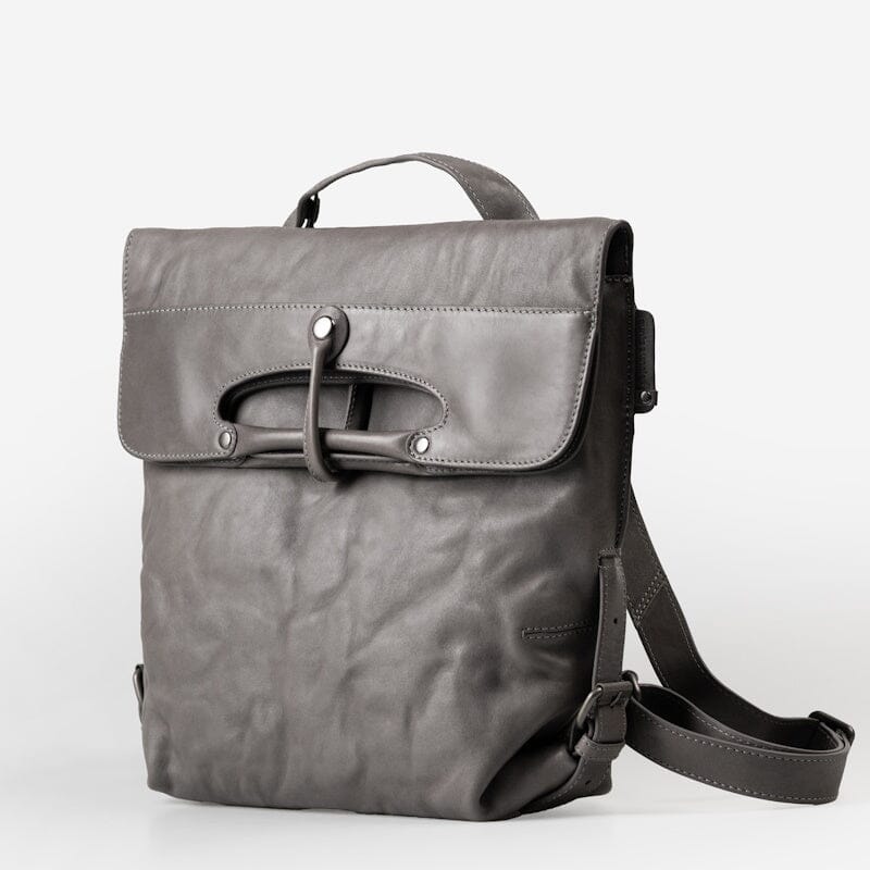 Aunts & Uncles Grandma's Luxury Club Backpack / Shoulderbag Mrs. Mince Pie Oyster Grey