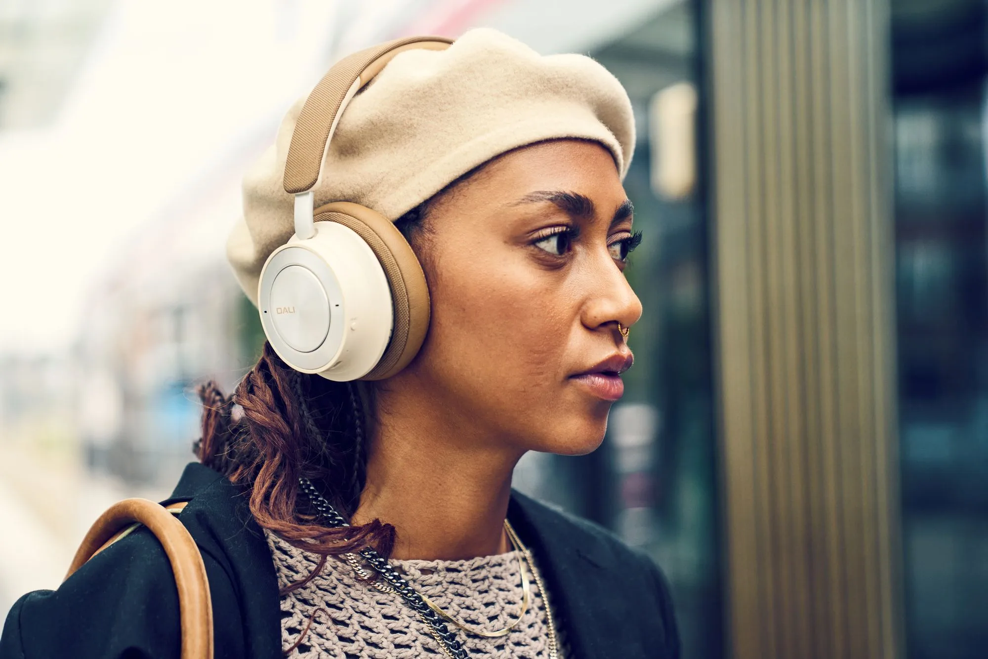 Dali IO-8 Blanc & Caramel Casques Bluetooth