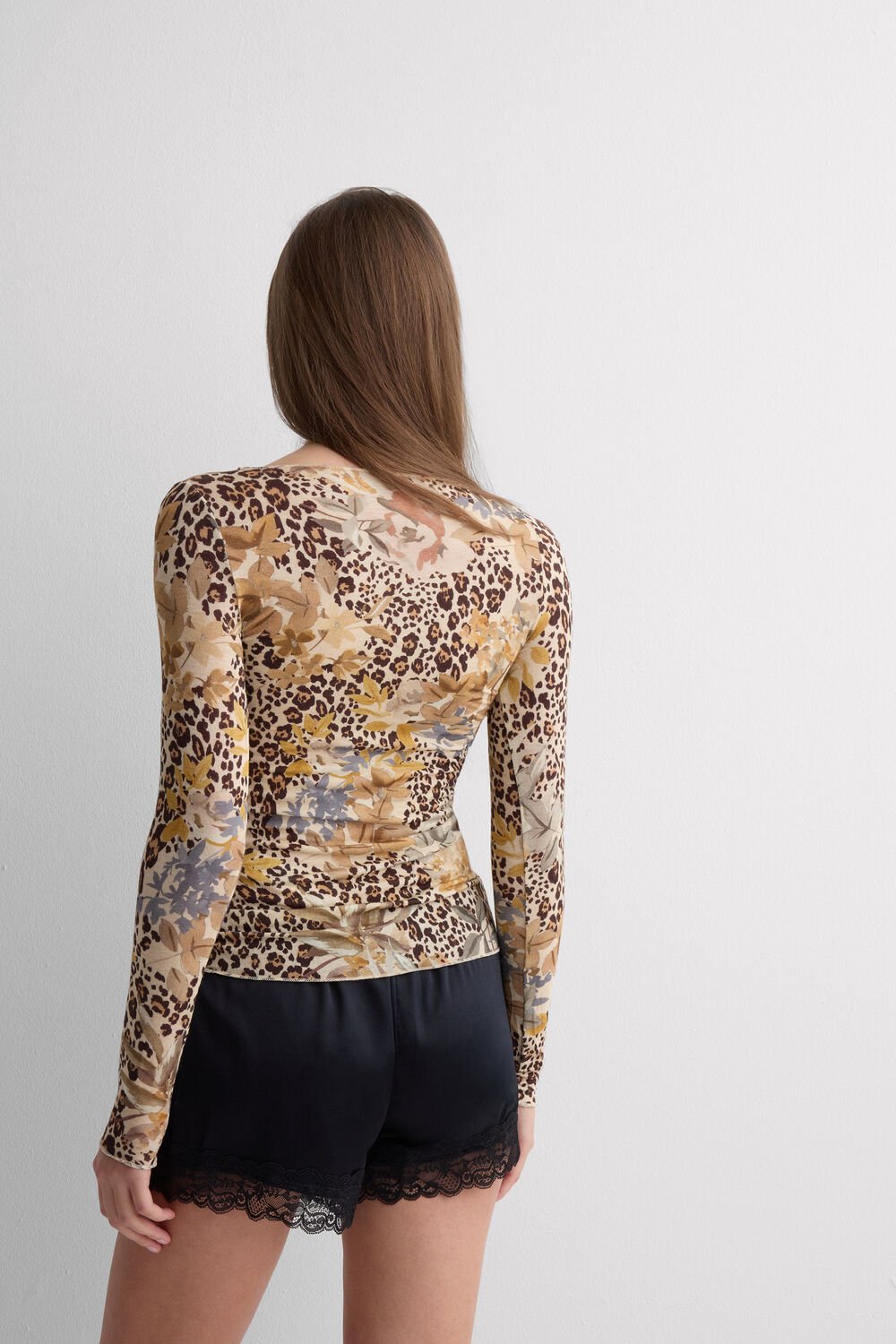 Blusa de manga comprida Simply Iconic em modal ultraleve com cashmere.