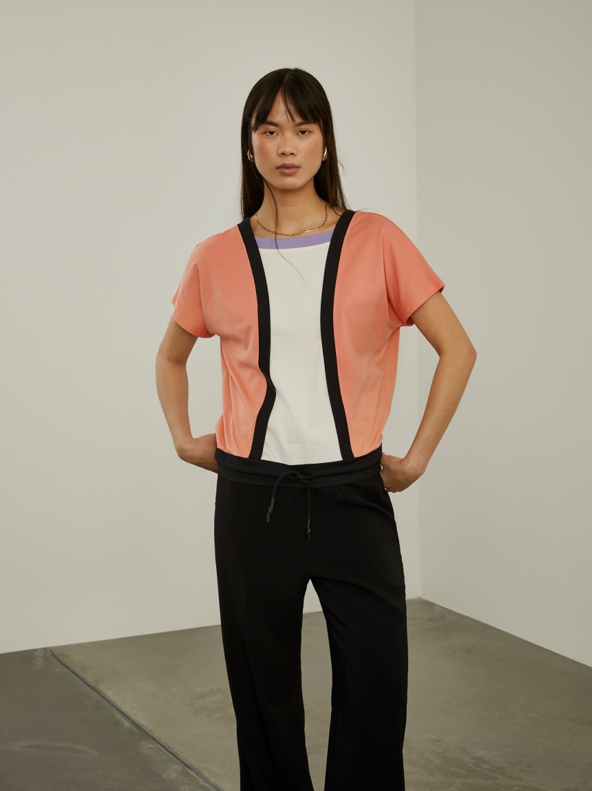 T-shirt color block com cintura ajustável