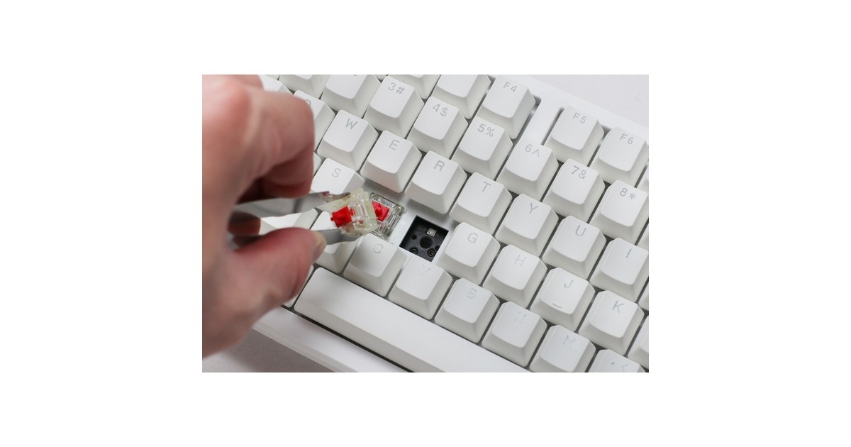 DuckyZero 6108 Pure White, gaming toetsenbord  (Wit, US lay-out, Cherry MX2A Red, RGB leds, Double-shot PBT, hot swap, 2.4GHz | Bluetooth | USB-C)
