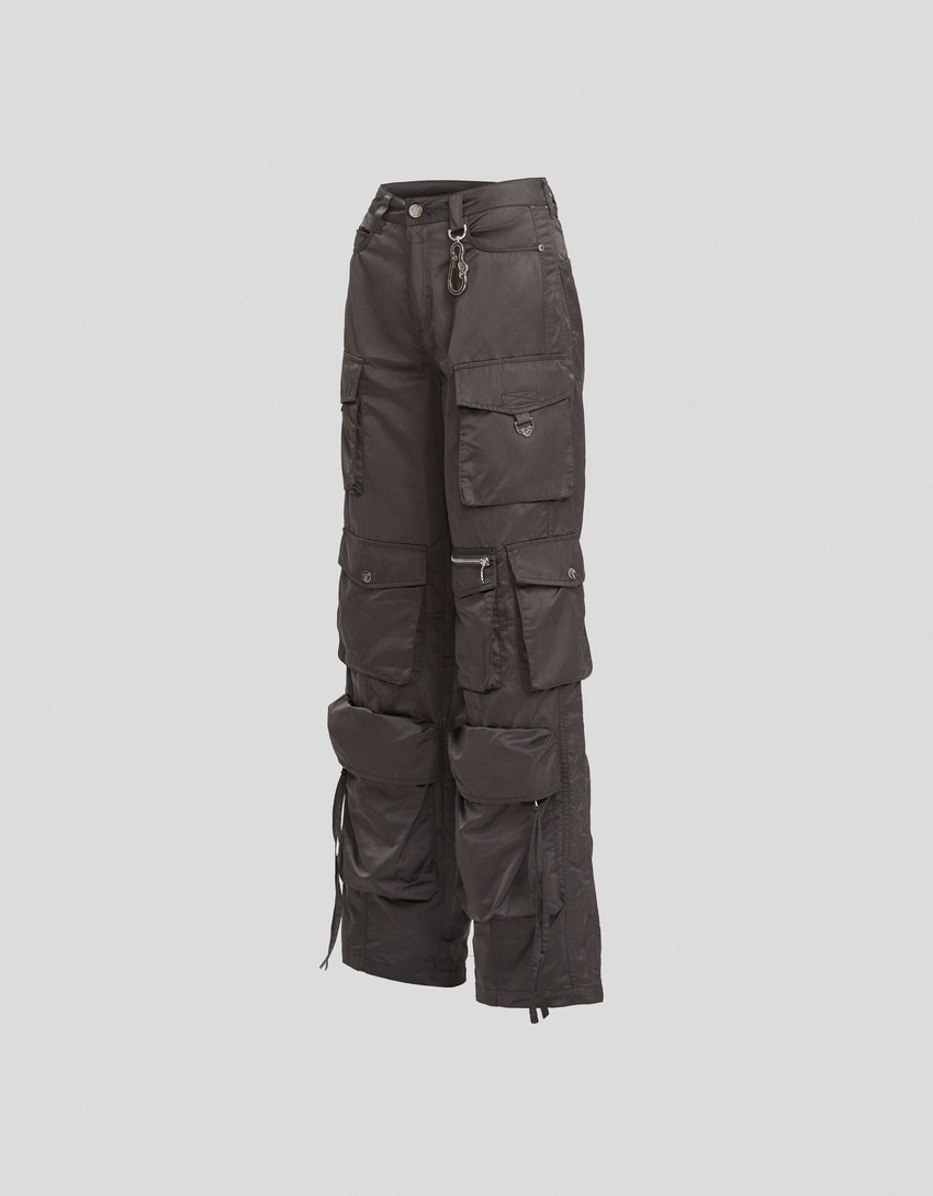 Calça cargo multibolsos Generation Bershka