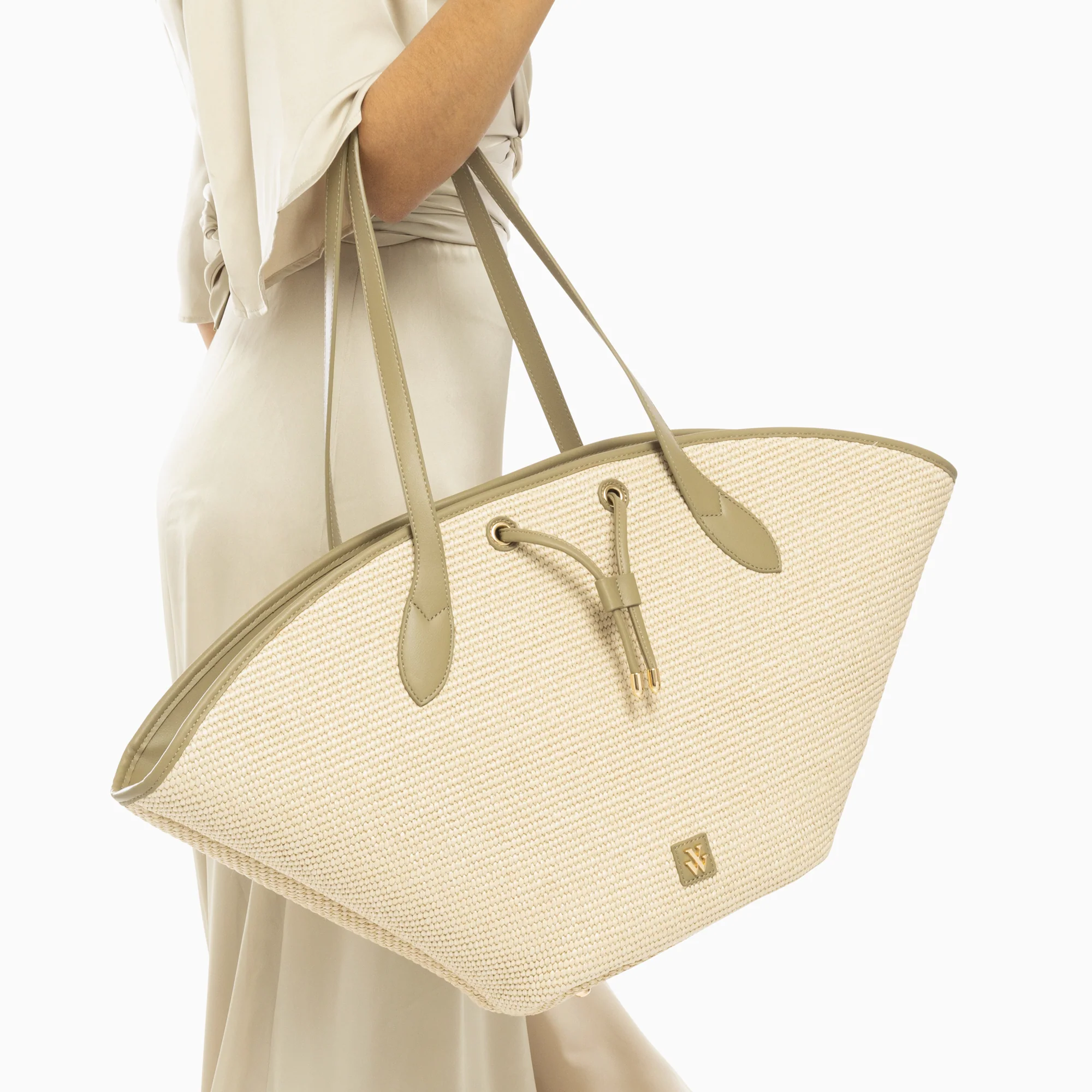 Sacs-Panier oversize Vivienne en raphia beige à détails kaki
