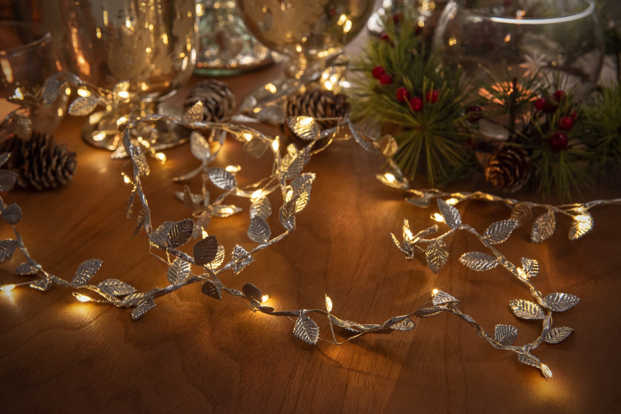 Lichterkette 'Leaves' silber 2 m, batteriebetrieben von fischer's lagerhaus