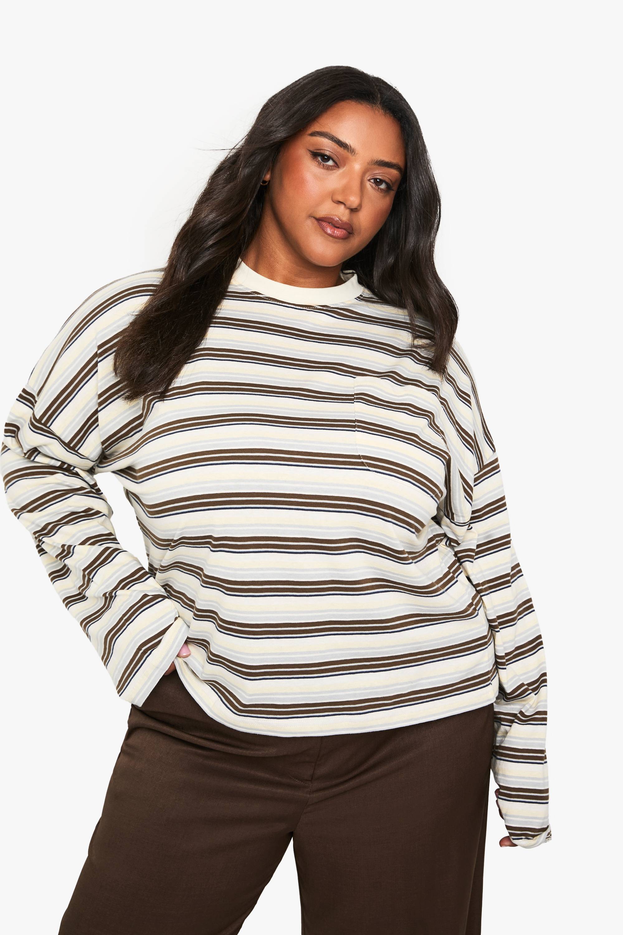 boohoo Haut Grande Taille À Manches Longues En Coton Rayé Avec Poche Sur Le Devant