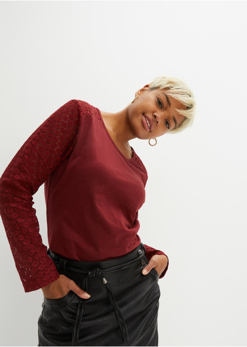 T-shirt en fil flammé avec manches en dentelle