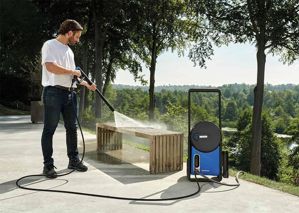 Nilfisk Hochdruckreiniger Excellent 180 Bar mit Smart Assitant - Pressure Washer Für Terrassen, Werkstätten und Autos (2800 W)