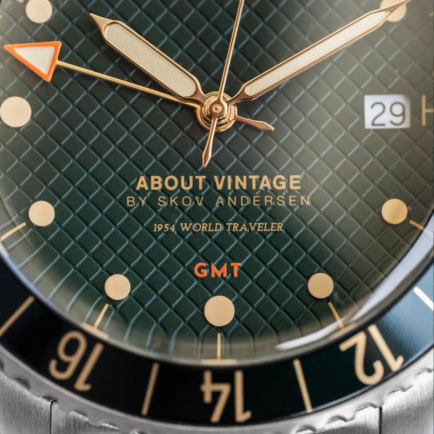 About Vintage 1954 GMT 189174