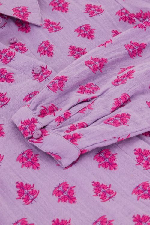 Lila blouse met roze bladeren