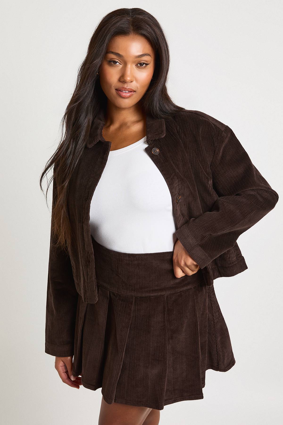 boohoo Jupe mini plissée Plus Cord