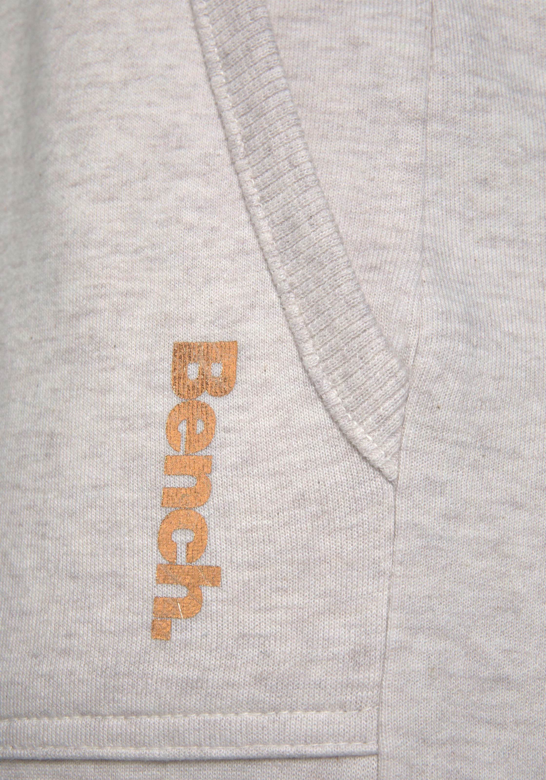 Bench. Loungewear Bermudas  mit aufgeschlagenen Beinsäumen und seitlichen Taschen, Loungewear