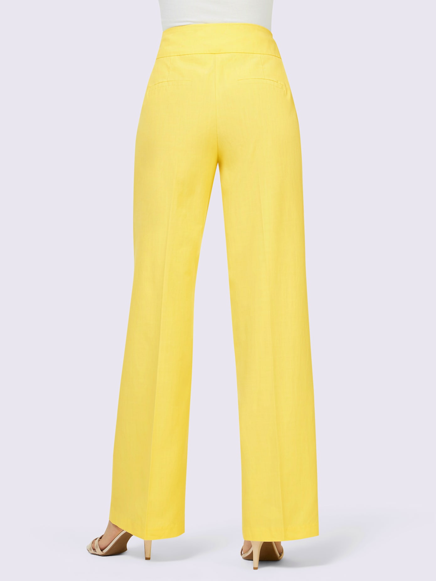 Pantalon plis repassés, effet affinant