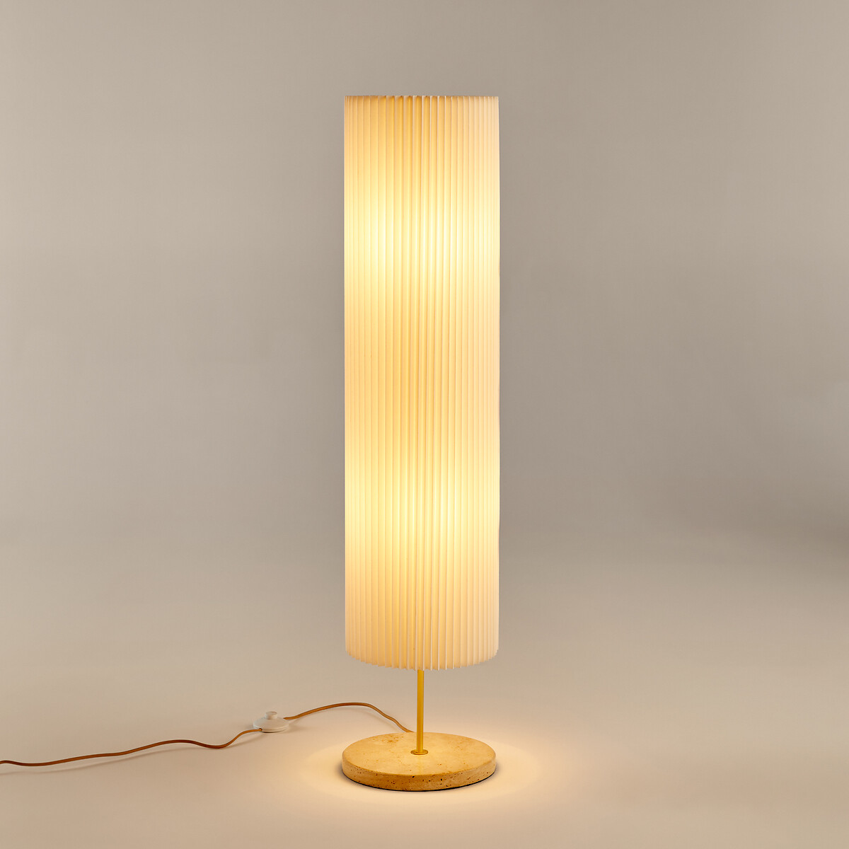 LA REDOUTE INTERIEURS<br>Luminária de chão em travertino e linho plissado, Polaro