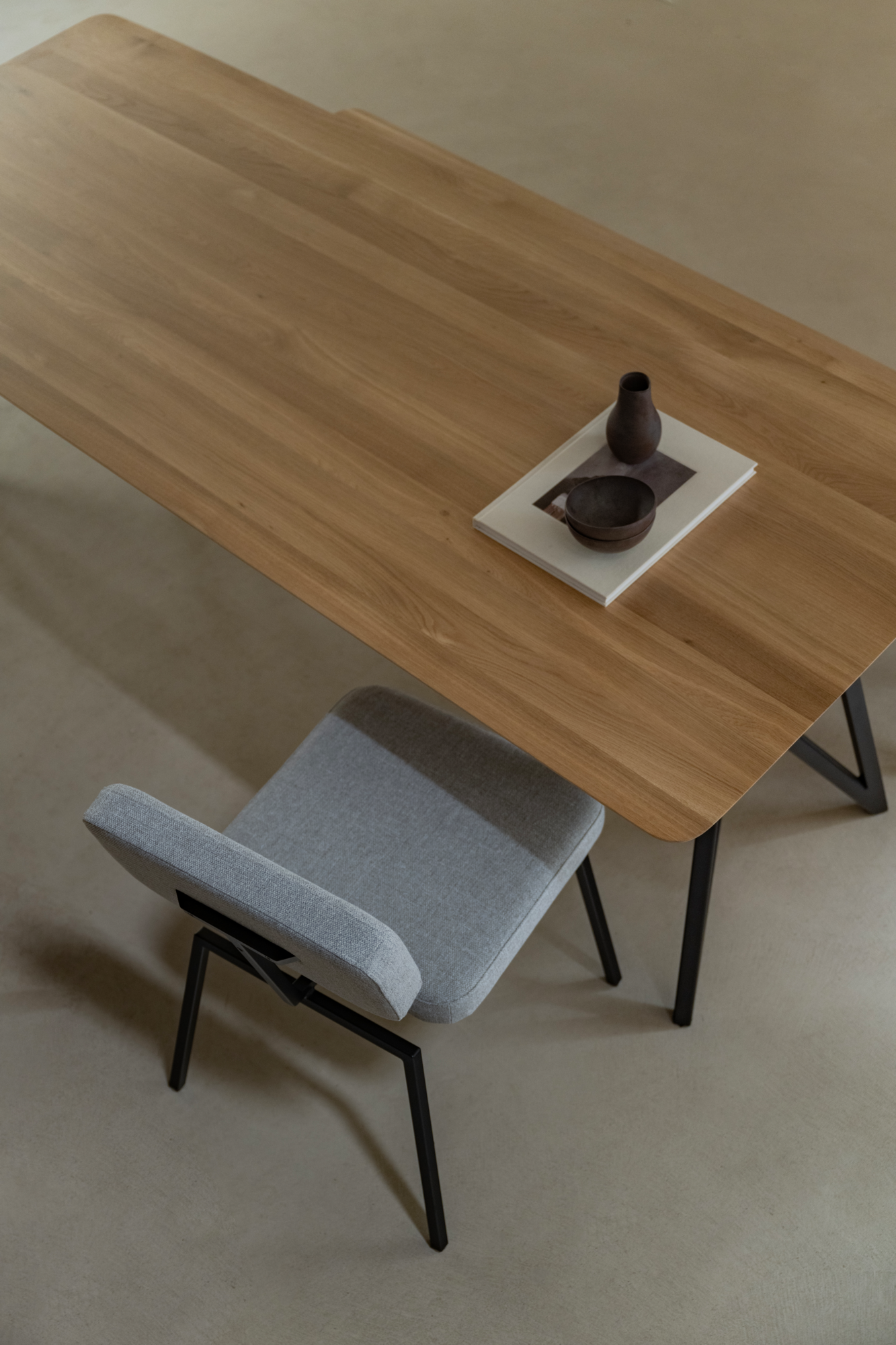 Studio HENK tafel New Co Rechthoekig, zwart frame - Smart Collectie 240 x 100 cm | Eikenhout | Verjongde rand | Frame Zwart